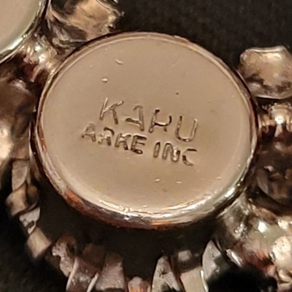 Karu Arke Aurora Borealis Brooch, Clear AB Black Diamond Rhinestones, 1950s - Picture 3 of 7